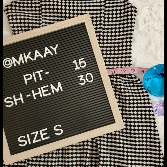 COOPERATIVE Black and white graphic design sleeveless sz. S EUC - Picture 6 of 6